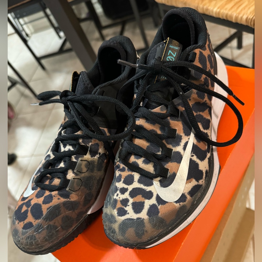 Nike Court Air Zoom Zero Leopard Print Women’s 7.5